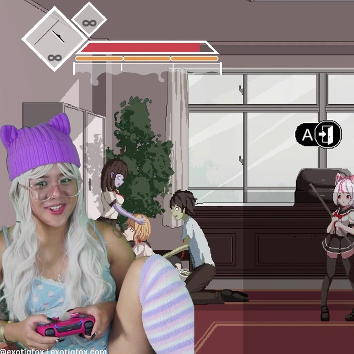 Neka neko pojede moju pičku dok ja igram ovu igru!