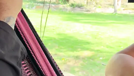 Aku suka banget eksibisianisme, bikin aku semangat untuk ngentot kontolku saat ada orang di sekitar sini