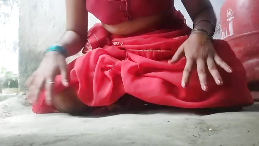 Housewife showing bra and panty Sex video
