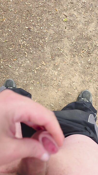 I'm really horny again in the parking lot in the forest a671