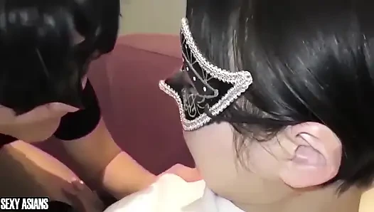 Lupa kenikmatan kembali. Si cantik yang udah nikah tersenyum sambil minta dikasih pelajaran intim lagi.