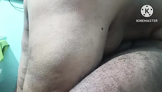 Ateşli evli kadın hasbend arkadaşının kolasını sikiyor