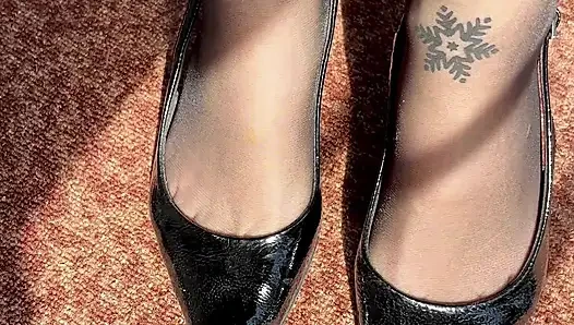 Cute heels in sexy stockings