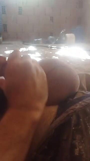 Handjob under the sun at the construction site