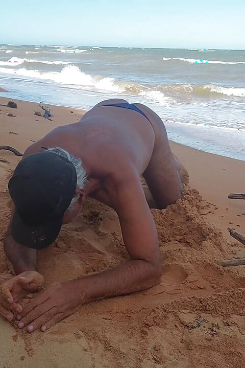 Ladysilva in bikini on the beach what a hot ass
