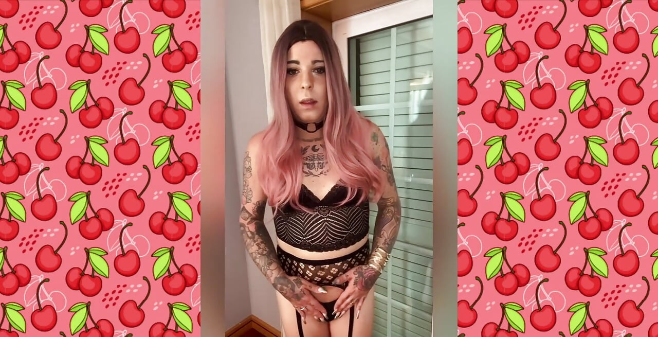 วิดีโอตัวเต็มชักว่าวและน้ําแตกด้วยผมสีชมพูใหม่ของฉัน