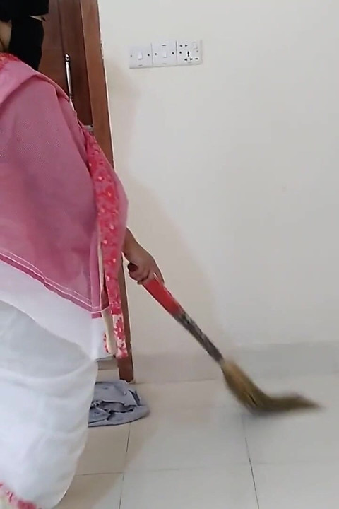 隣人の男の子Fucks Desiイスラム教徒55歳ながら掃除家