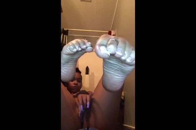 IG Foot Model Masturbate