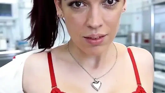 Фотосессия медсестры Мелины