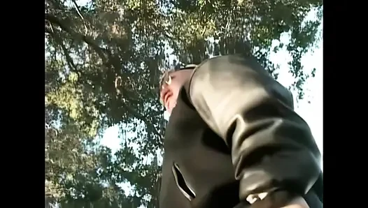 Marci Mark: Sert Sikilmesi İçin Genç Tüylü Bir Kadın