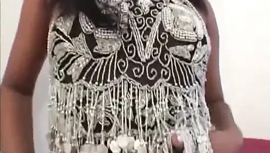 Cewek latina seksi suka kontol besar di mulut... Crot di mulut