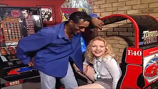 English Essex Slut Donna Gets Interracial