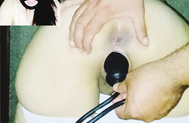 German slut wants some light fisting