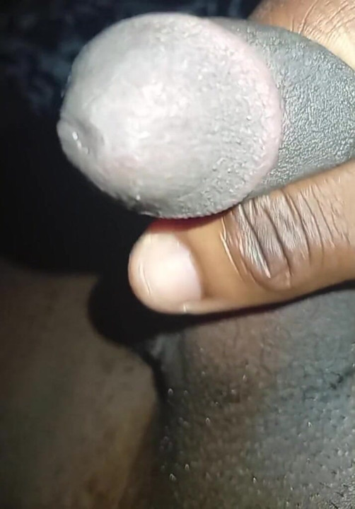 低沉的呻吟声