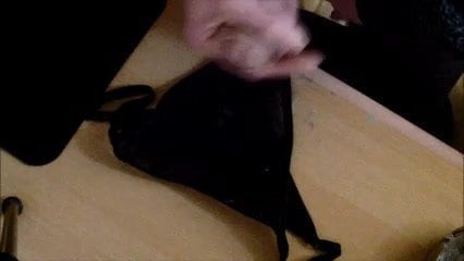 prepairing my stringpantie for Alexa25TV