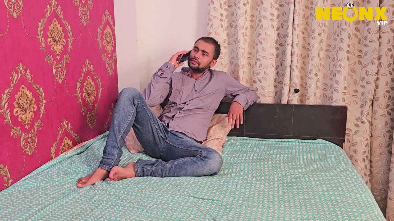 DESI HOT MILF LADY MAKES HER CLIENT HAPPY BY HAVING AMAZING SEX