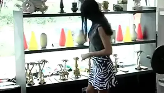 Leonie fucks a shop Owner - F70