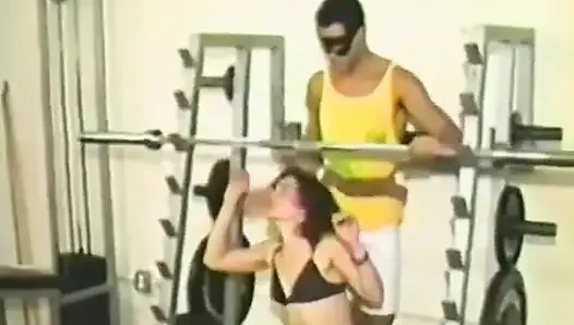 Olahraga bareng-bareng di gym
