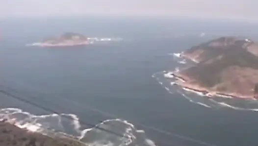 Pelacur hitam Prancis pantat besar menunggangi kontol naik dan turun