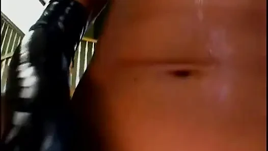 Riesige gesichtsbesamung mit spermaladung nach einer harten anal-ficksession für diese wunderschöne milf