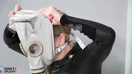 Lucy'nin sapık külotlu gaz maskeli striptiz ve döl direk dansı