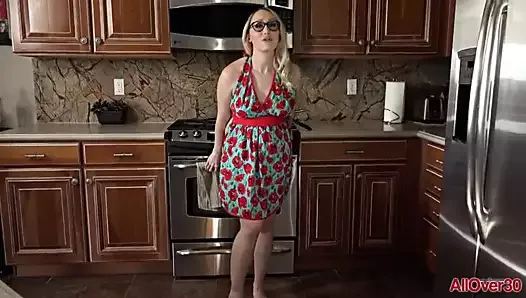 Pregnant MILF Housewife Crystal Clark in the Kitchen