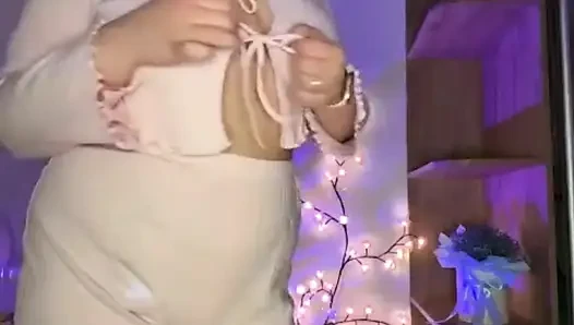 Jucielussie sexy striptease and anal play in doggy