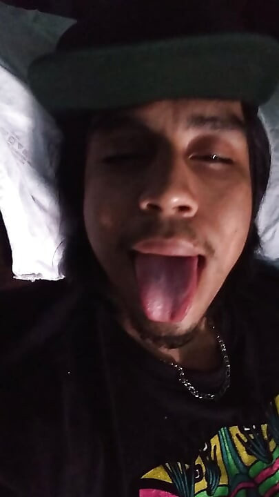 Muškarac s masturbacijom uživa u onome što se dogodilo