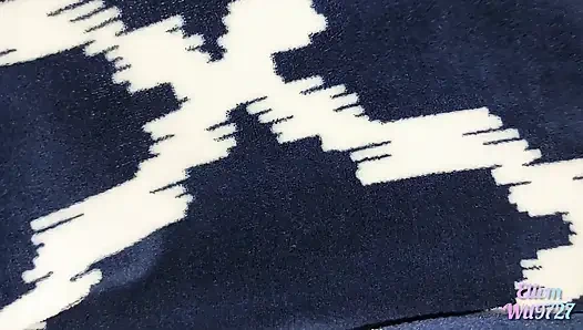 Lagi asik mainin memekku sama saudara tiri tetanggaku