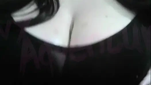 Otaku si istri culun lagi nonton bokong hentai sambil mainin toket besarnya #4