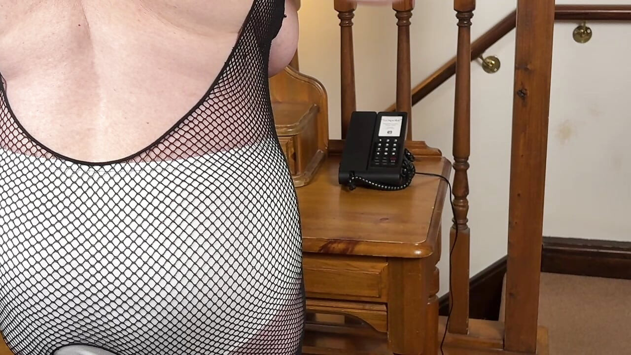 レストランからのミセス・マチュア・フィート 475