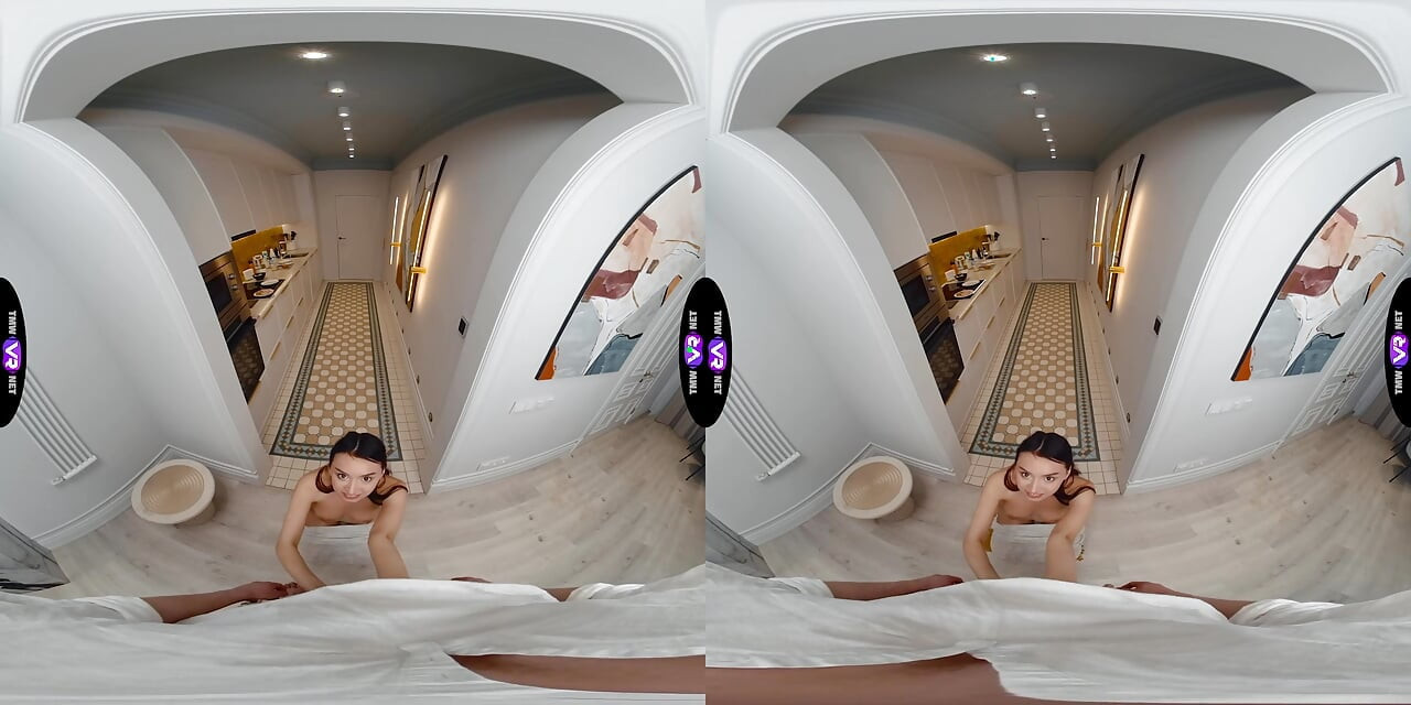 Ashly Rabbit serverer varm morgenanal i stedet for frokost - TeenMegaWorld