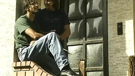 Attraktive deutsche schlampen werden in heißem vierer gefickt