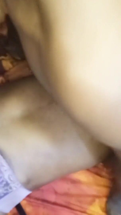 لحظة لا بد من مشاركتها من "زوج أمي يحتاج فقط إلى مص زب ولكن فجأة يمارس الجنس معي بالواقي الأنثوي - Skinflict"