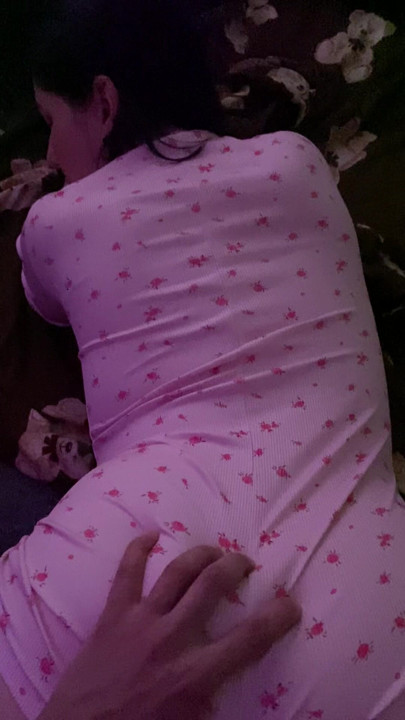fodendo um amigo enquanto a menina não está em casa