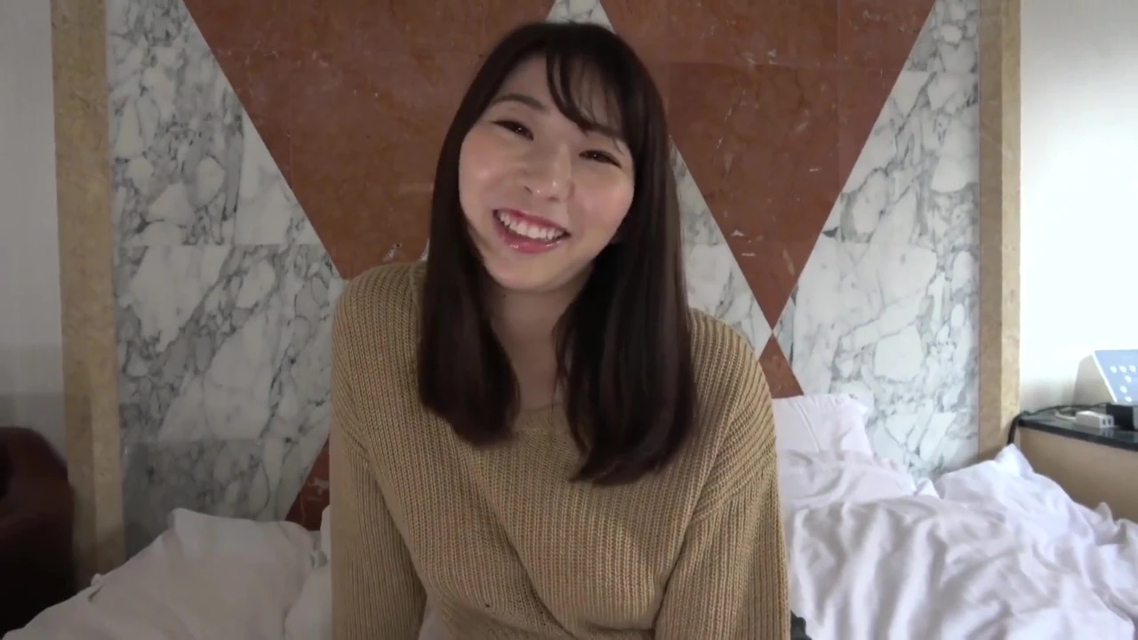 J-cup yüksek lisans öğrencisi Shinjuku - Momoka'da buluştu
