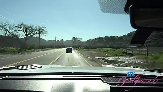 POV McKenzie Mae: Strand Date Öffentliche pinkeln, auto-muschi reiben und blowjob necken