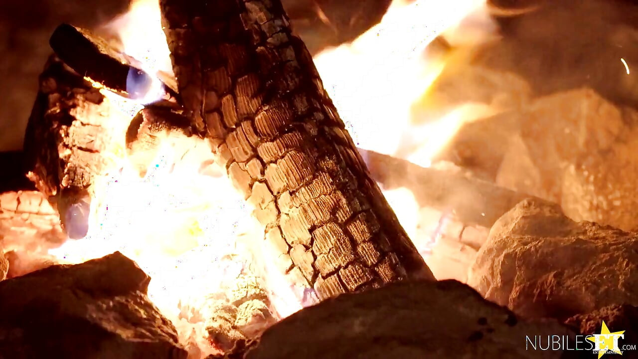 Throne Games Queen of Dragons - S1: E7