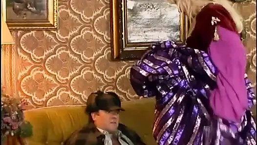 Zwei schlampenarsch werden von drei männern in einer privaten orgie geknallt