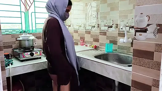 Indian hijabi stepmom fuck by stepson in the kitchen Desi xxx