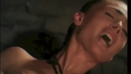 Bu MILF'in Penis Arzusu Hapishanede Azalmıyor