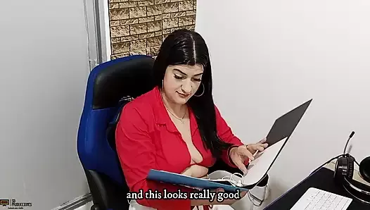 Piękna lesbijska szefowa liże cipkę swojego pracownika - porno po hiszpańsku