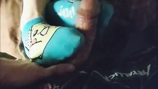 Seksi pokemon ayak bileği çorapla mastürbasyon çorapla ayakla muamele ve hello kitty çorapla mastürbasyon