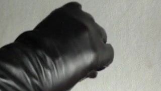 Gloved Handjob - Lederhandschuhe in Aktion 5