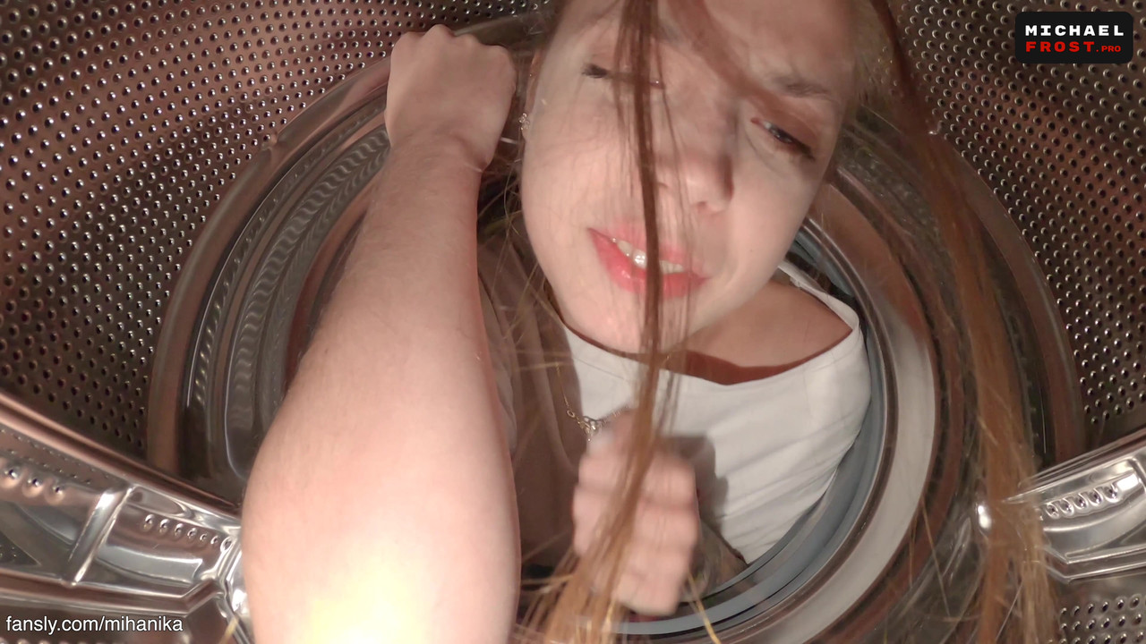 帮帮我，继兄！我被困住了！