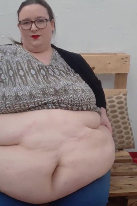 SSBBW secret garden belly play