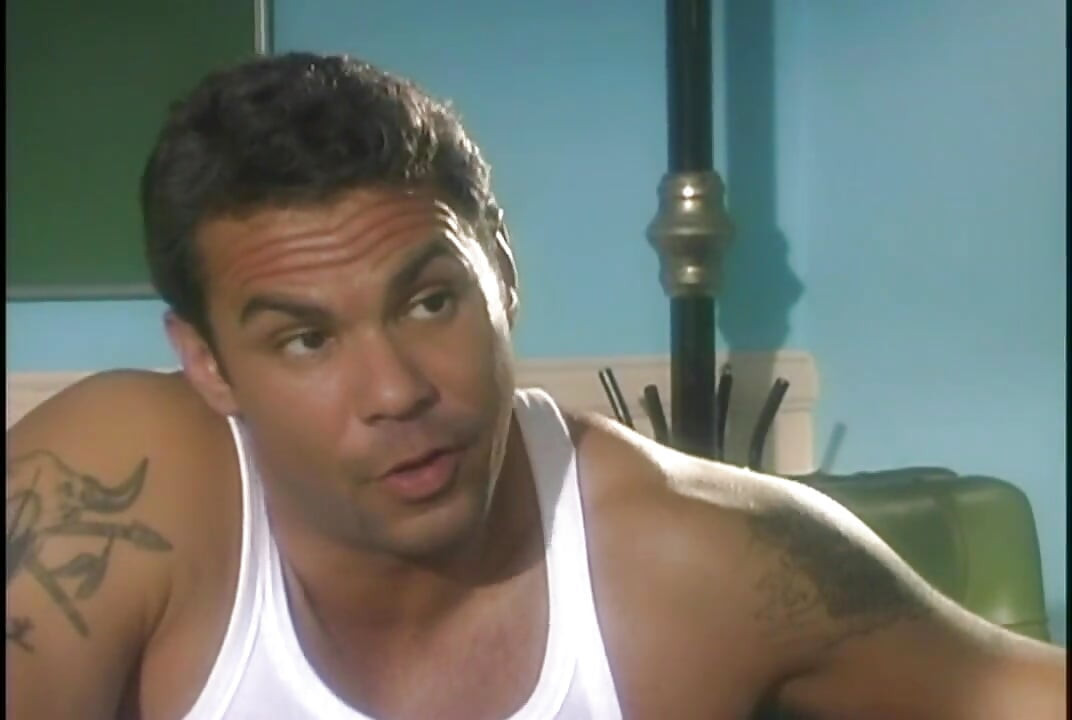 Super seksi velike sise, lizanje pičke i jebanje pičke u spavaćoj sobi