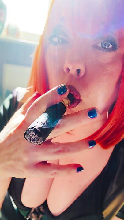 A Smoke Show From Tina Snua - Cigar Smoking Smoker Smoke Drifting OME