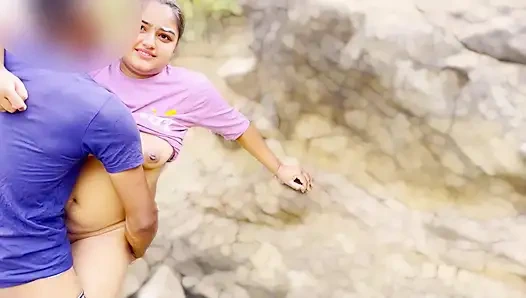 Sevimli okul gril ormanda sıkı amcığını sikiyor xxx video, viral mms