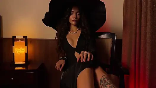 Annemin Seksi Evli Arkadaşı Bekaretimi Aldı Ve Boşalmamı Istedi